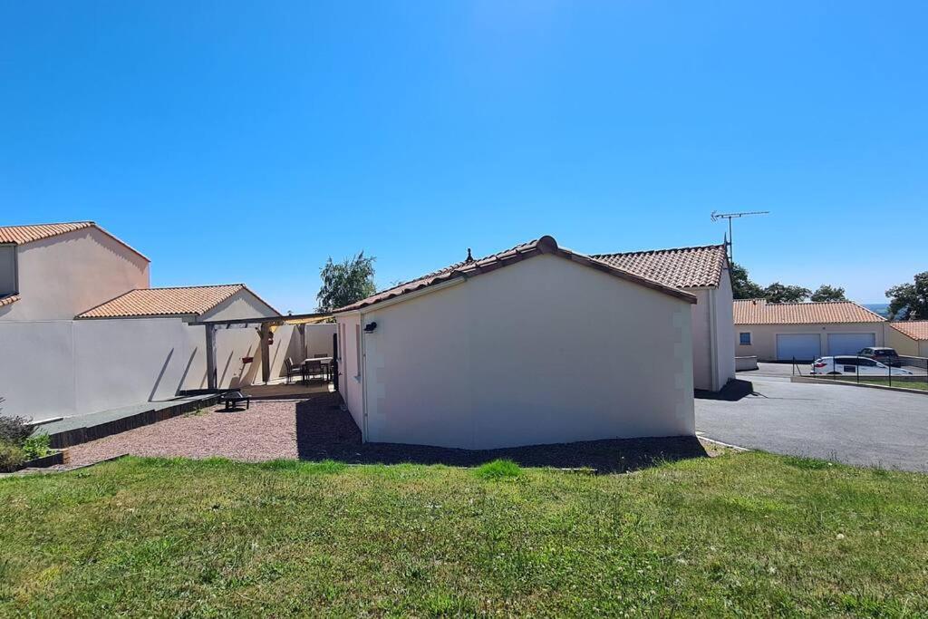 L'Ouvea Joli Gite A 10 Min Du Parc Le Puy Du Fou Sevremont Exterior foto